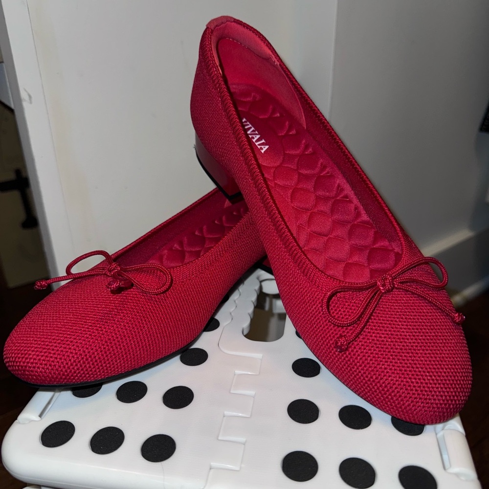 Vivaia Women's Red Ballet Flats